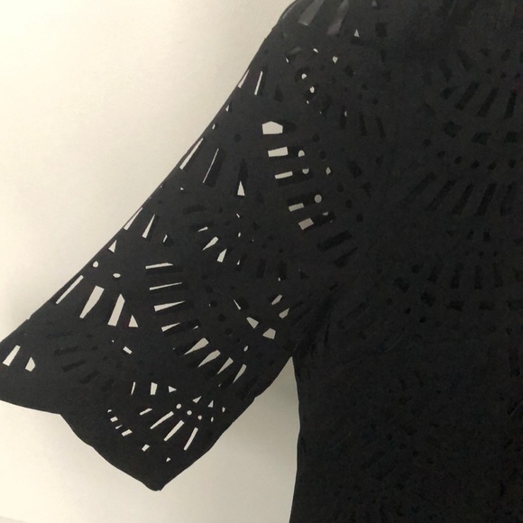 Laser cut stylish black top by Kenneth Cole size XS - Picture 2 of 11